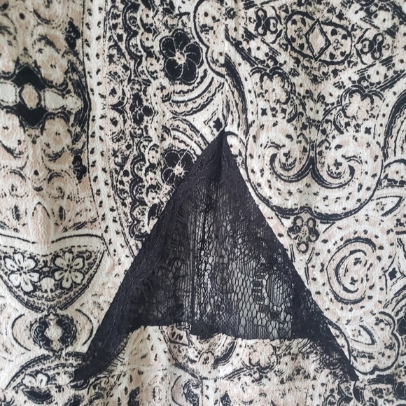 Kendall AND KYLIE FLORAL LONG SLEEVE ROMPER JUMPSUIT V-NECK LOW BACK SIZ… - Picture 5 of 14